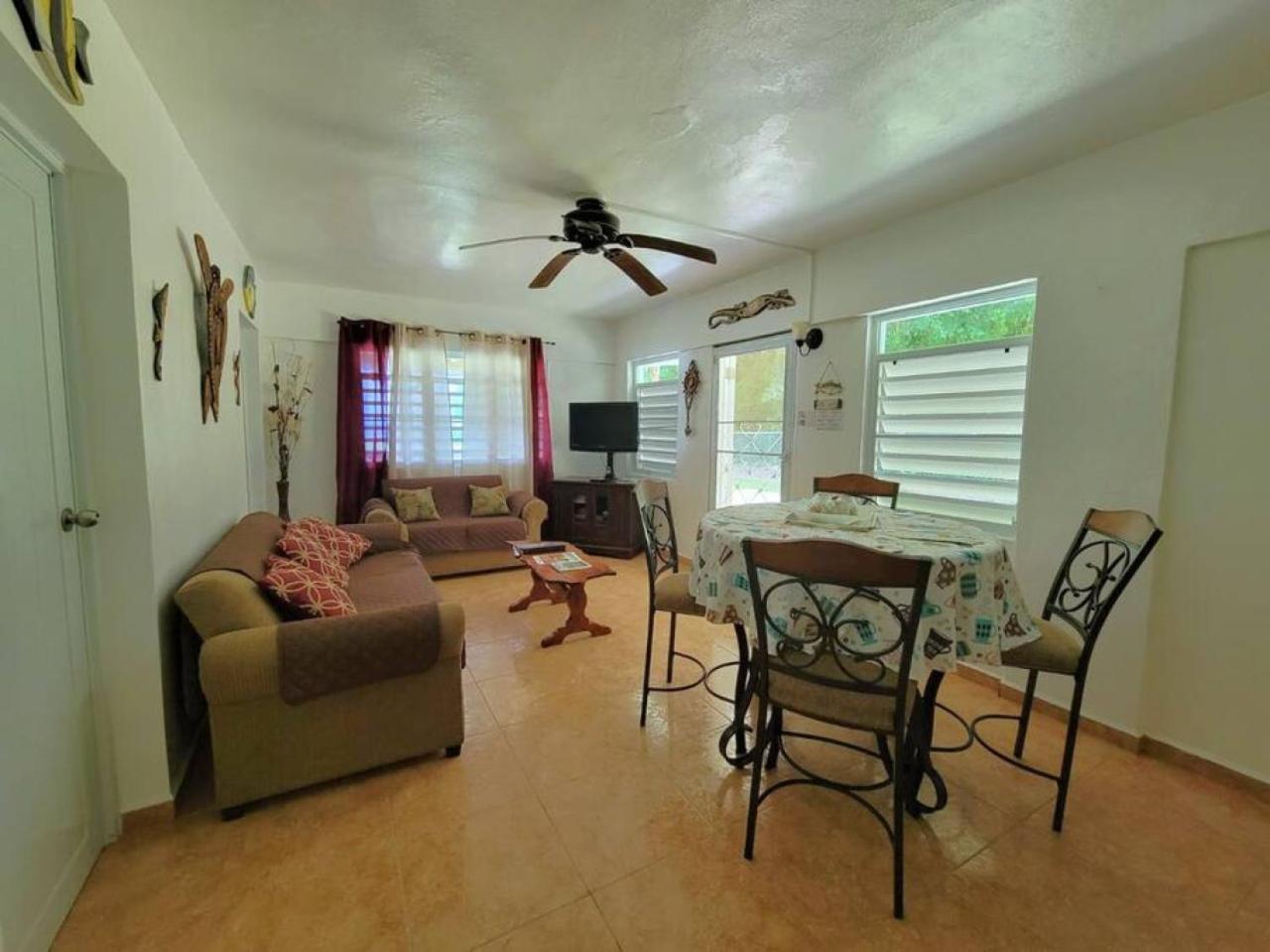 Unit Facing Steps Beach And With Close Beach Access 린콘 외부 사진