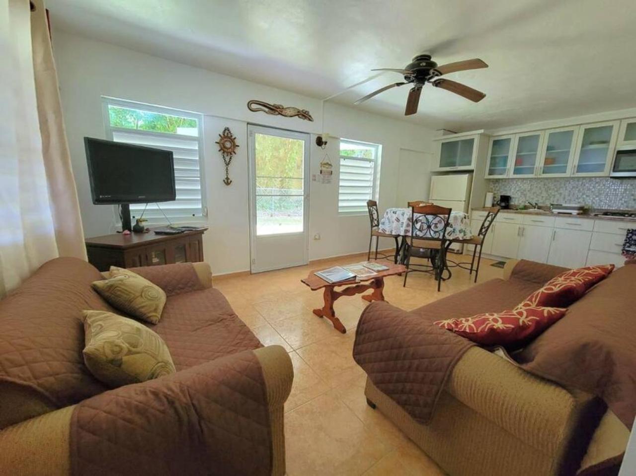 Unit Facing Steps Beach And With Close Beach Access 린콘 외부 사진